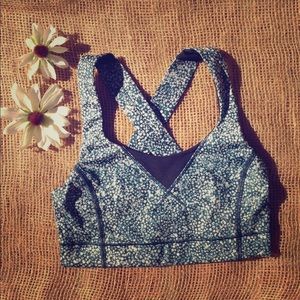 Lululemon sports bra